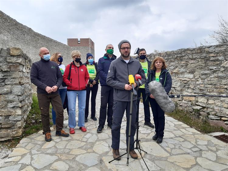 Slika /slike/Vijesti/2021/Čišćenje Medvednice naslovnica.jpg